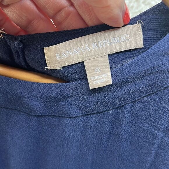 Banana Republic‎ Navy Short Sleeve Back Zip Blouse Size 8 Medium - Picture 2 of 5